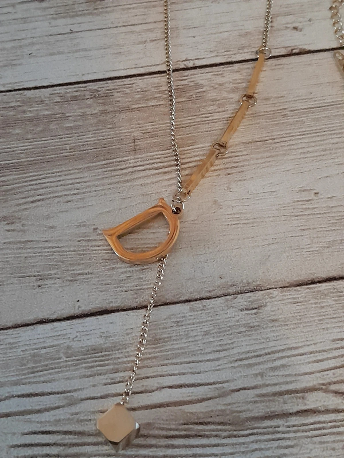 Halsband, goudkleurig, met hanger D – photo 3